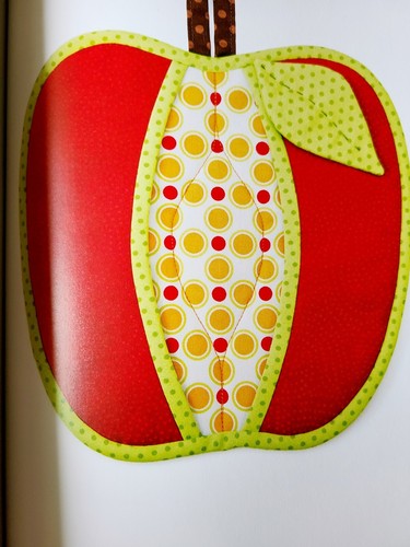 Pot Holders For All Seasons By Annie's With Templates 20 Fun and Easy Projects  - Bild 11 von 13