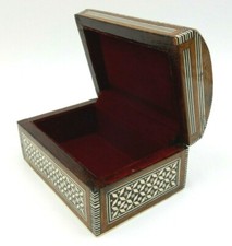 EGYPTIAN STYLE MOTHER OF PEARL INLAY TRINKET BOX WITH RED VELVET LINING