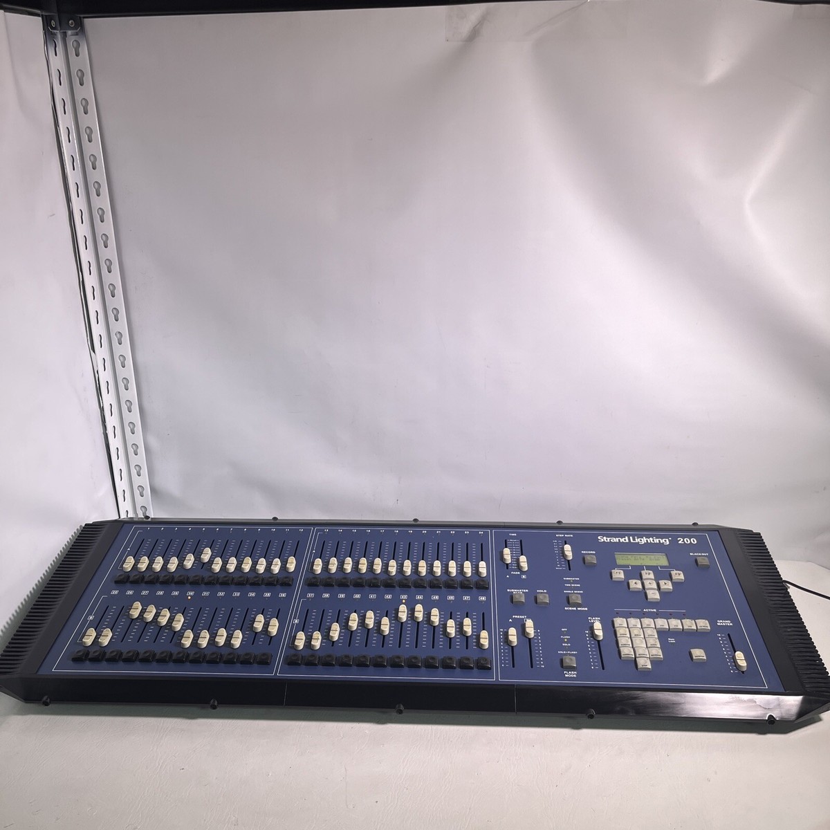 Strand Lighting 200 24/48 64324 Portable Control Console 24