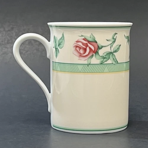 Wedgwood Fine Porcelain English Cottage Collection ROSE Mug 3.75"
