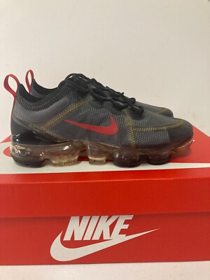 black and gold vapormax women's
