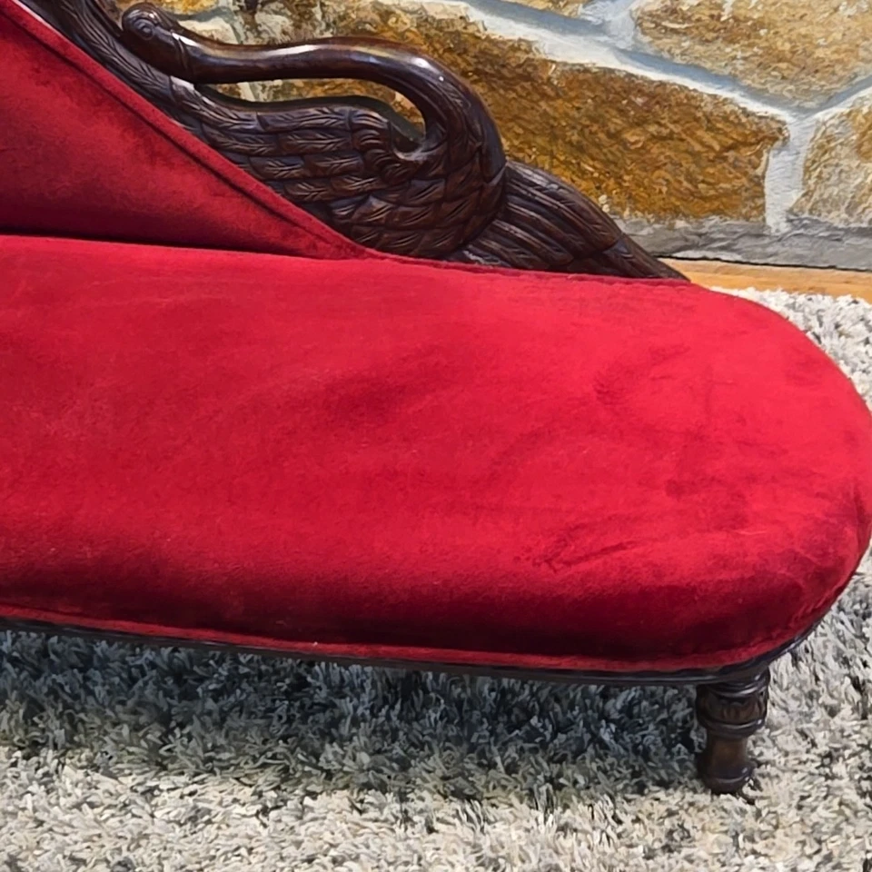De Colección Chaise Sillón Cisne Desmayo Sofá Rojo Terciopelo Niño Muñeca Talla 36" Largo Foto 4 de 4