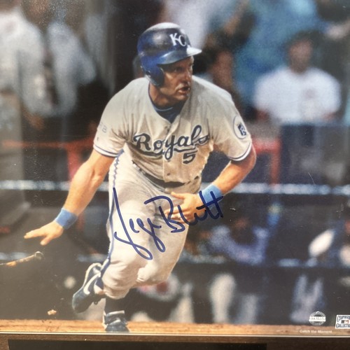Certified George Brett Signed 8 x 10 Photo Framed w/engraved nameplate KC Royals - Picture 3 of 5