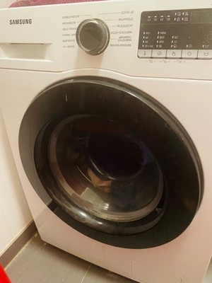 samsung washing machine 9kg,white good condition 