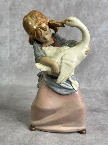 LLADRO "DUCK PULLING PIGTAIL" GIRL Figurine #2095 CHIP - Picture 2 of 12