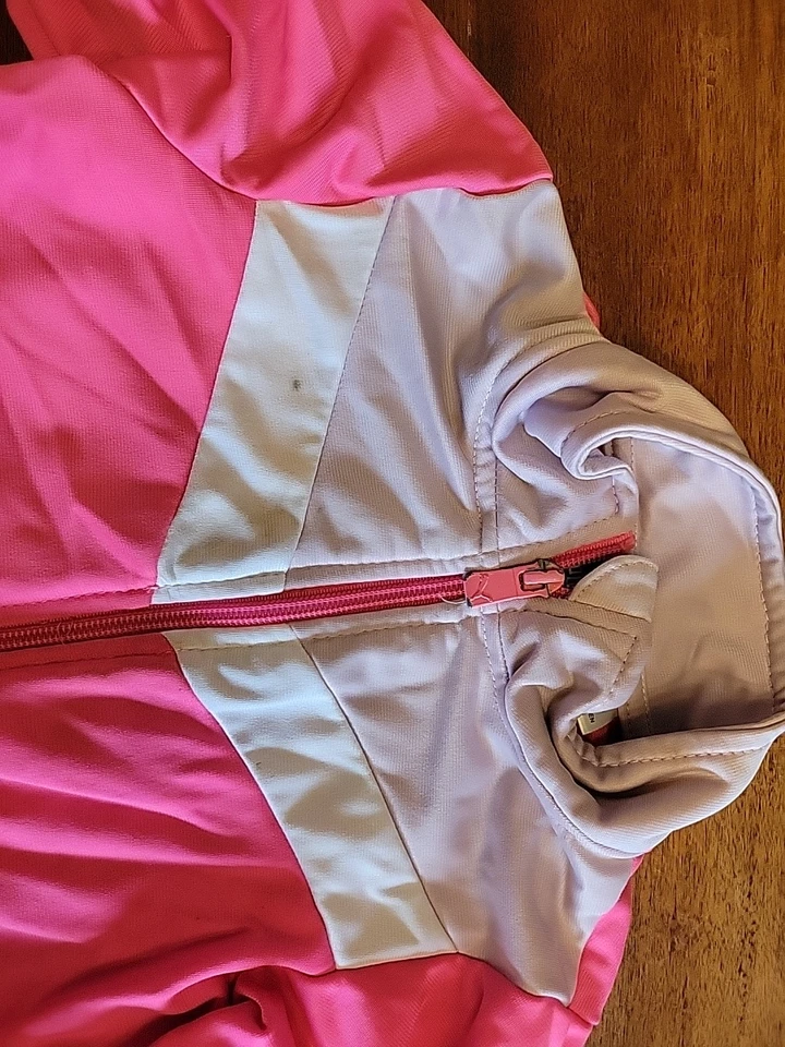 Traje de chándal Puma rosa y negro con cremallera completa talla 6 para niñas  Foto 3 de 4