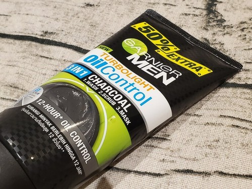 GARNIER para Hombres Aceite de Lavado Facial Control Gel Espumante Carbón Tratamiento del Acné Matcha - Imagen 8 de 12