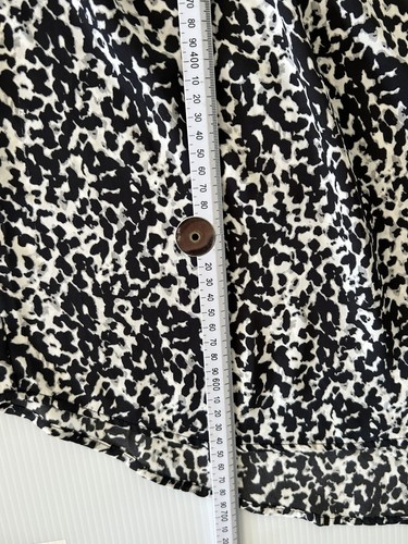 H&M Womens Blouse Top Size 14 US Animal Print Long Sleeve Button - Picture 12 of 12