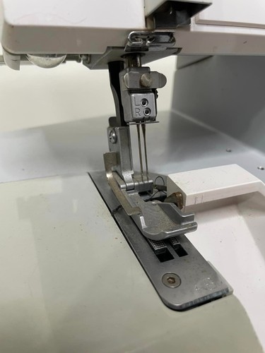 Elna Lock Pro 4 DE Overlock Machine 110V Used (G-37) - Bild 5 von 10