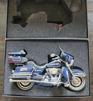 Ertl 1/12 Harley Davidson FLHTCU Ultra Classic Electra Glide 'New