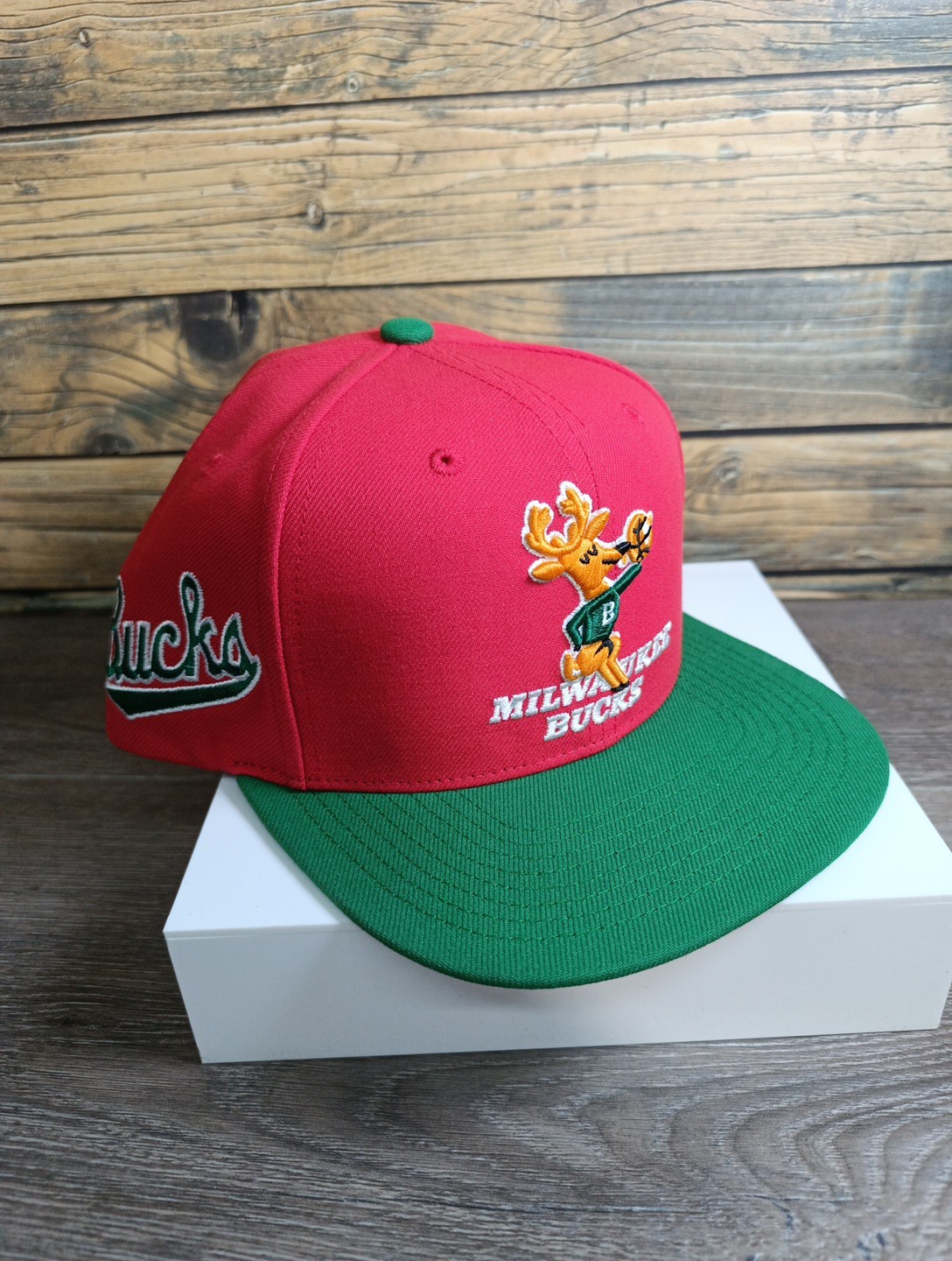 Mitchell & Ness NBA Milwaukee Bucks Snapback Bango Mascot Fl
