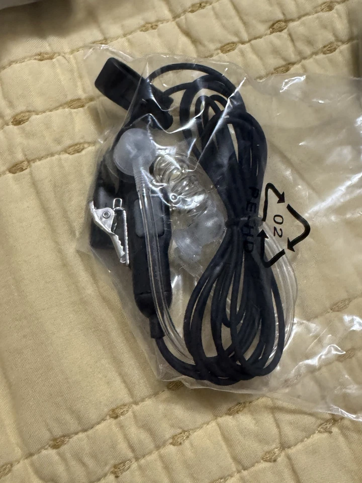 Midland LXT600 FRS Business Radio 8-Pack (LXT600BBX4) - Image 3 of 4