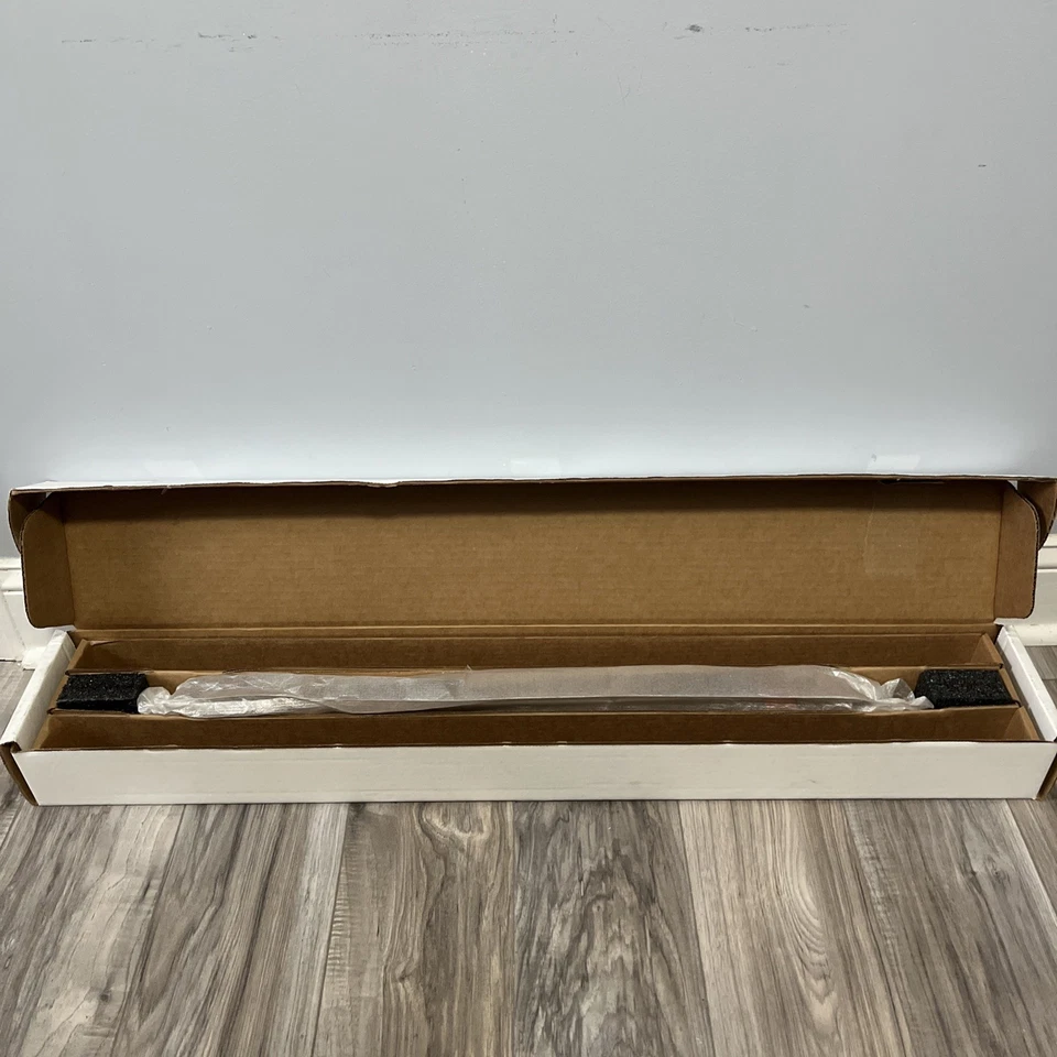 GE Café CXWS0H0PMCG Kit de manija de horno de pared de latón cepillado de 30" Foto 3 de 4