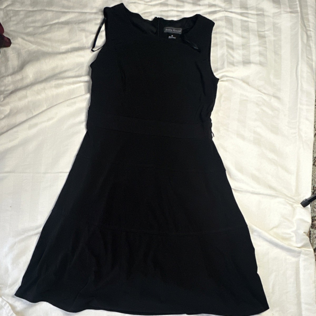 Jessica Howard Black 6P Petite Fit & Flare Knee Dress Round Neck Zip Back Jessica Howard Black 6P Petite Fit & Flare Knee Dress Round Neck Zip Back