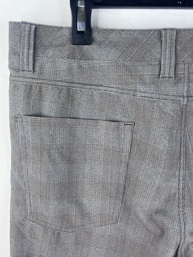 Travis Mathew Shorts Men 35 Gray Plaid Stretch Golf Performance 10.5 Inseam - Picture 12 of 13