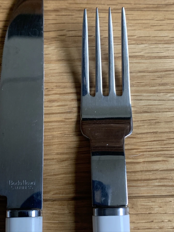 Boda Nova Oval Blanco Cubiertos 3 Dessermesser 1 Tenedor de Postre - Imagen 3 de 4