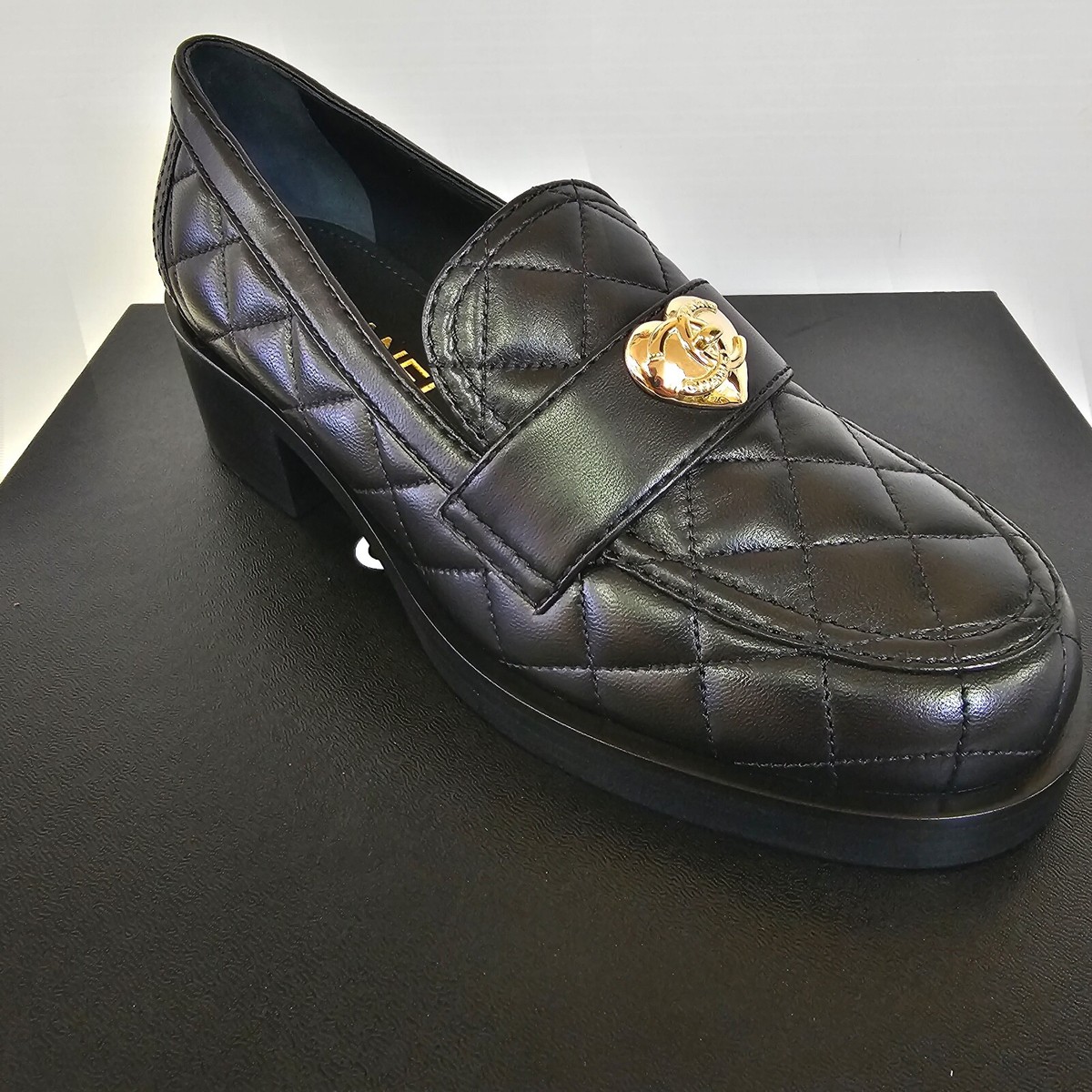 Chanel 23S G39697 Black Quilted CC Gold Logo Loafers 37-40 Chanel 23S G39697 Black Quilted CC Gold Logo Loafers 37-40
