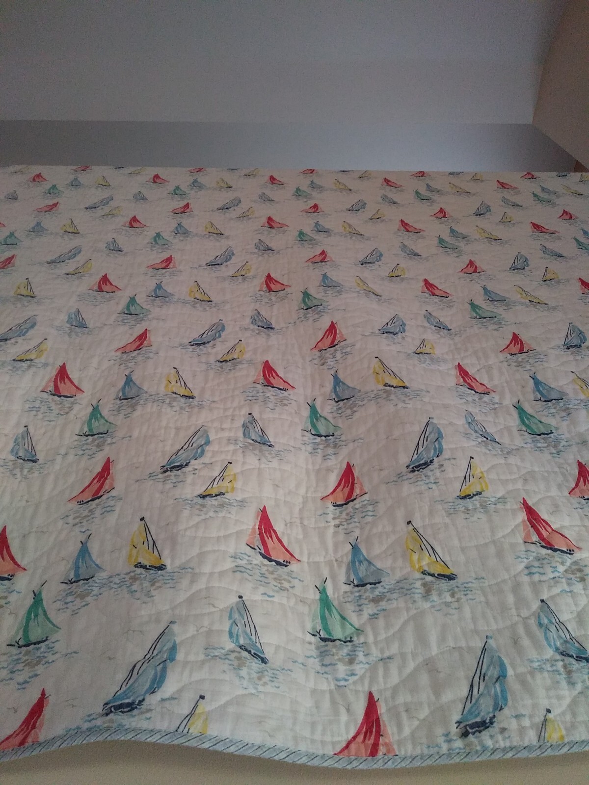Laura Ashley "Ahoy" King Quilt 92" x 104" Reversible Sailboats Beach EUC eBay