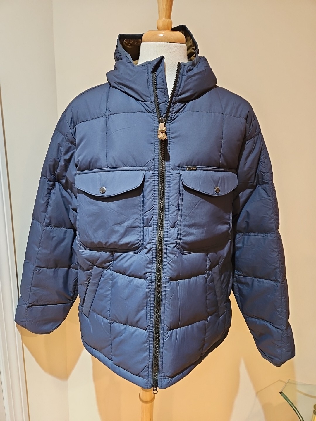 Filson Mens XL Pateros Down Jacket. SeaStorm Blue.