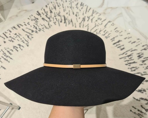 Gucci Vintage Womens Rabbit Fur Bucket 