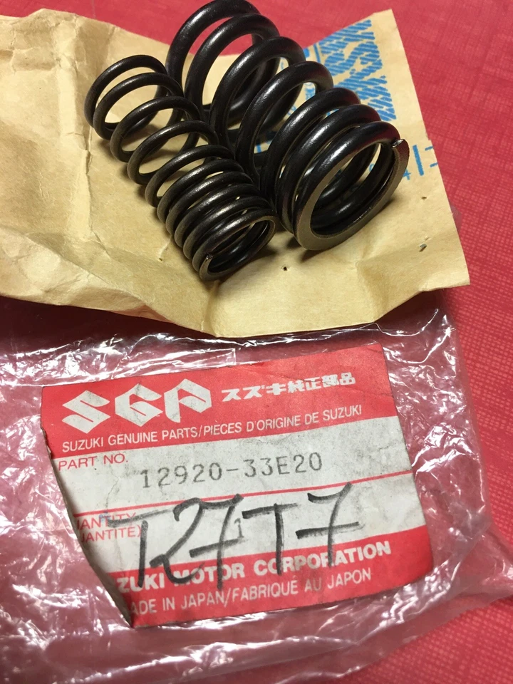 Suzuki 12920-33E20 GSX-R600 97/00 jeu de ressort de soupape GSX-R 600 GSXR - Photo 1/1