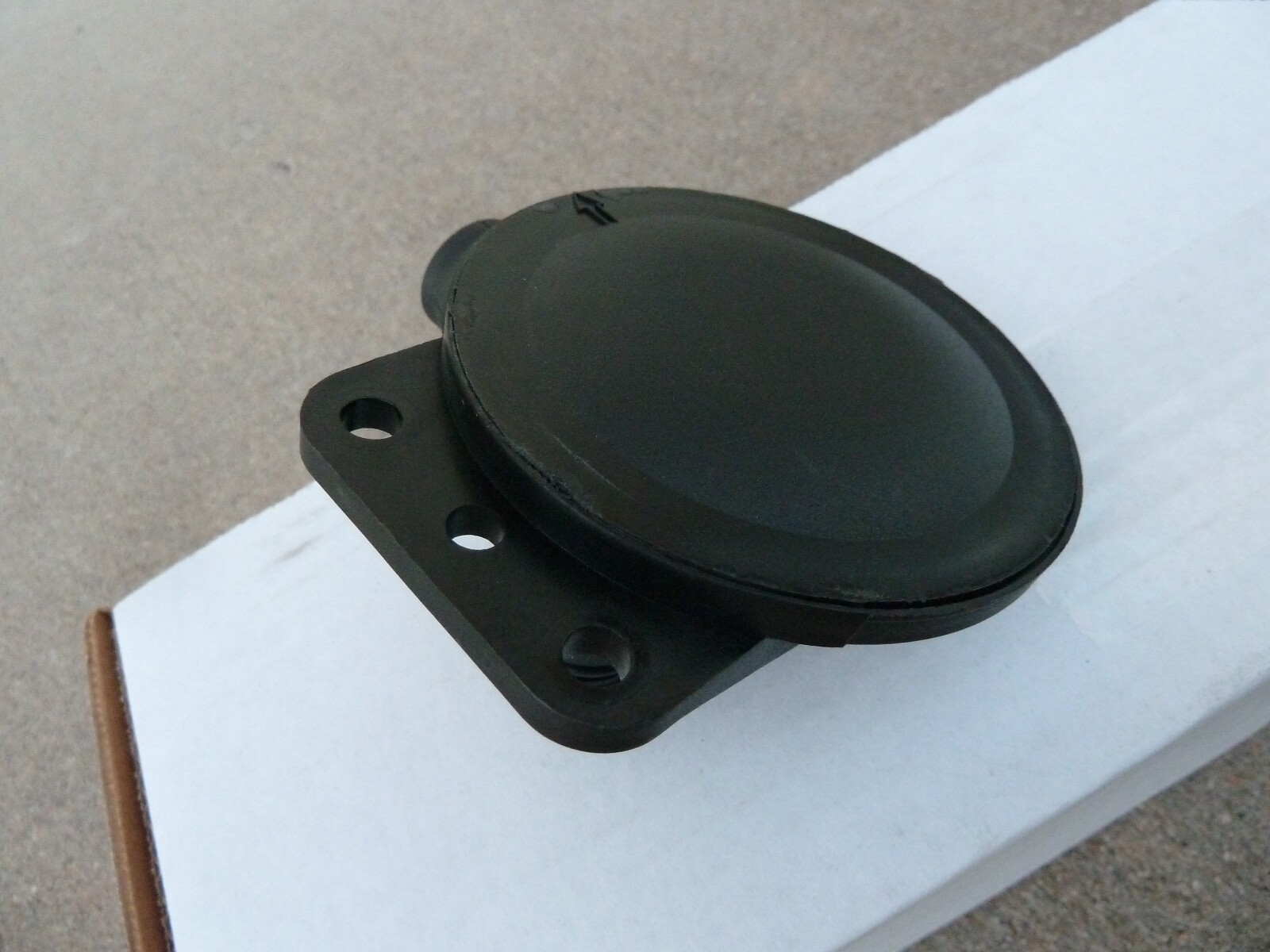 NEW Aston Martin Vantage V8 OEM Engine Crankcase Valve 4.7 4.3