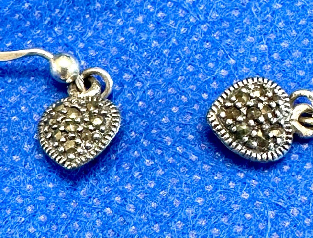 Marked MWSTH Sterling Silver Tiny Dangle Heart Ho… - image 2