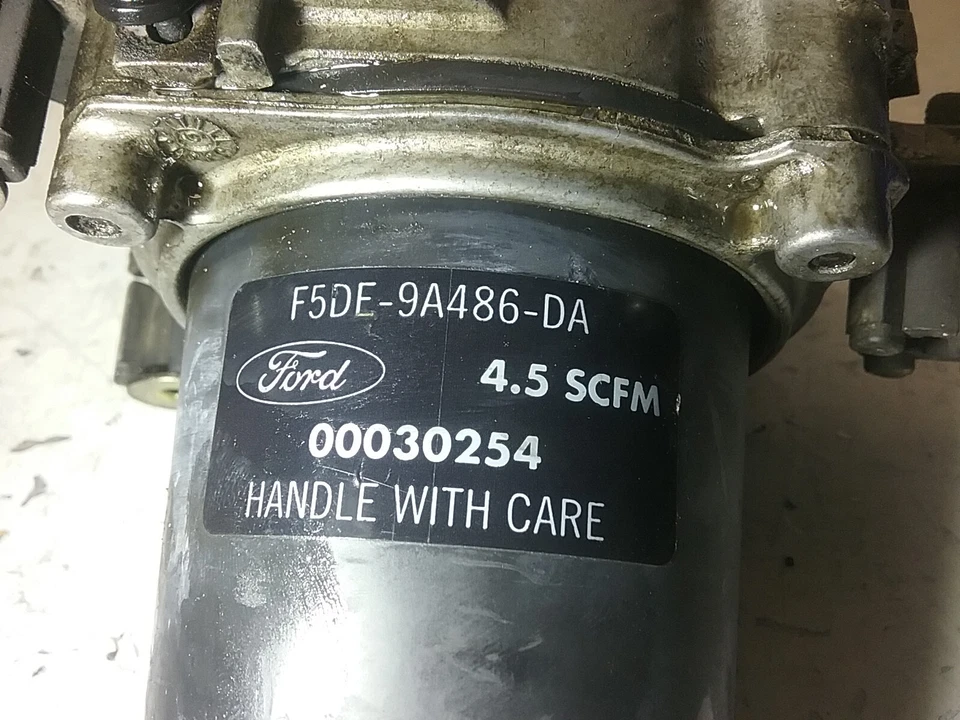 Bomba de inyección de aire secundaria Ford Mustang 1996-1998 4,6 L F5DF-9A486-DA (S56) Foto 3 de 4
