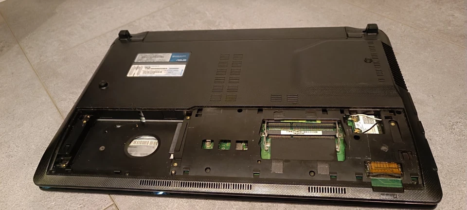 Asus A53s - Core i5 - defectuoso - portátil/portátil - Imagen 2 de 4