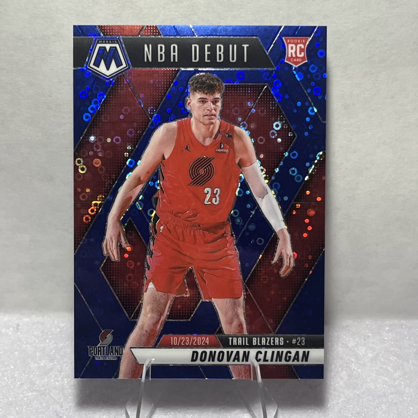 2024-25 Panini Mosaic - NBA Debut Donovan Clingan #261 Fast Break Blue Disco /85
