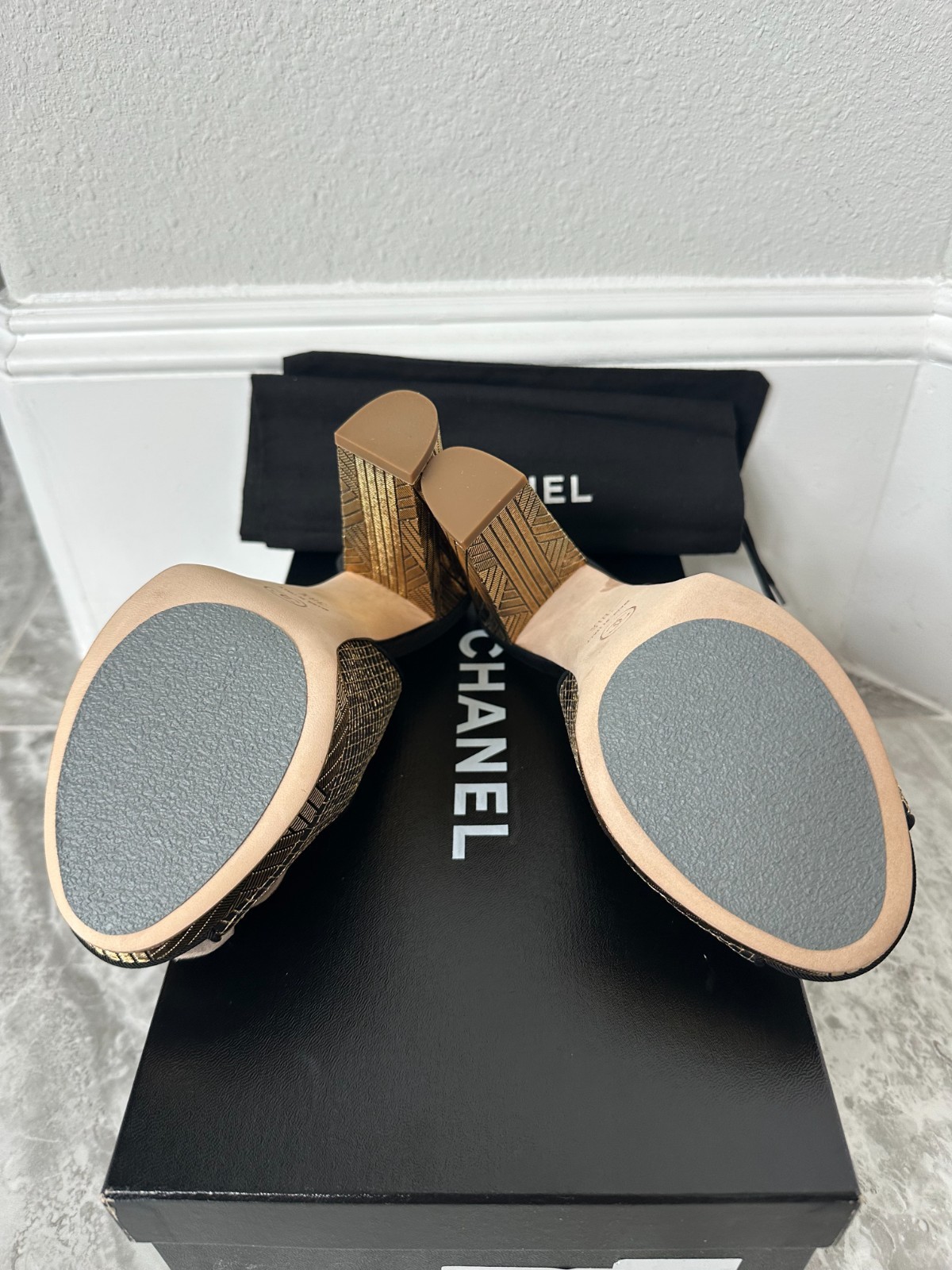 CHANEL Camellia Black and Gold Floral Slingback Heels image 10