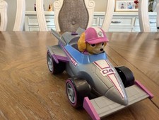 Paw Patrol Skye Race Go Deluxe Vehicle with Sound