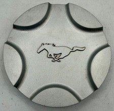 Nos Oem Ford Mustang Gt 17 Wheel Center Cap Xr33-1a096-cb 1999-2004 Nos Oem Ford Mustang Gt 17 Wheel Center Cap Xr33-1a096-cb 1999-2004