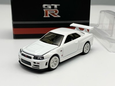 Nissan Skyline GT-R (R34) RCカー INNO64 x CLDC 1:64 Nissan GTR R34 (Chrome Blue Carbon Fiber) with