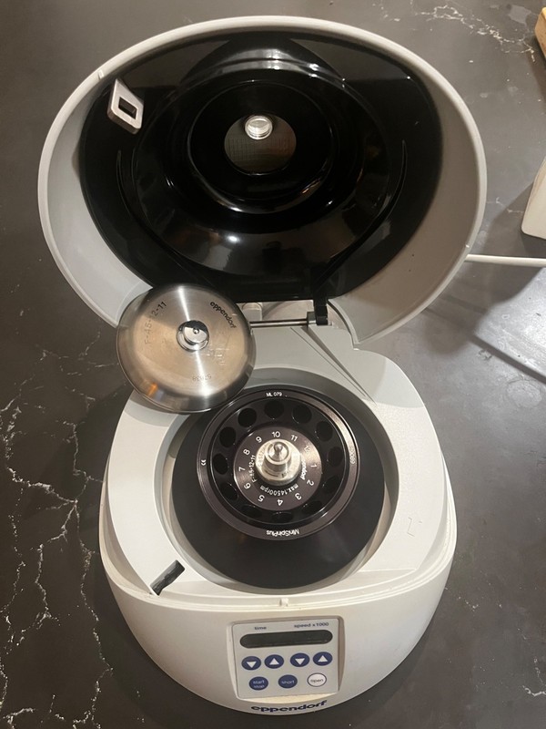 Eppendorf AG Mini Spin Plus Model: 5453 Centrifuge, 22331 Hamburg,  A condition