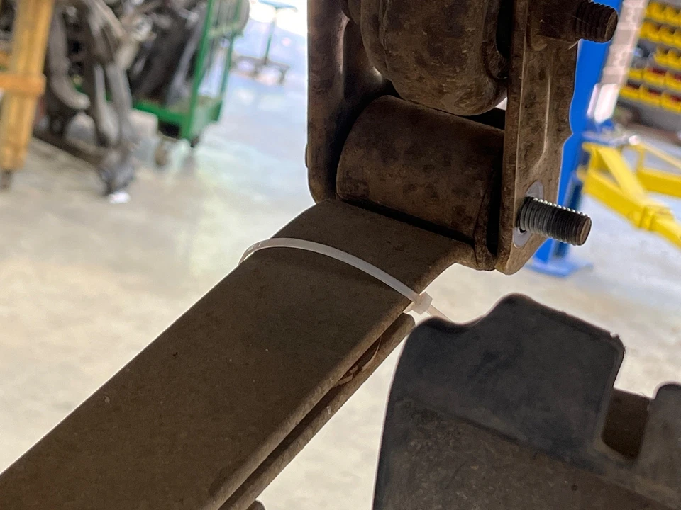 04-12 Chevy Colorado Conjunto de resorte de hoja trasera Z85 genuino OEM 25986742 Foto 3 de 4