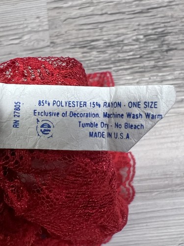 Vintage Fredericks of Hollywood Red Lace Crotchless Panties Ruffles One Size USA - Picture 4 of 5