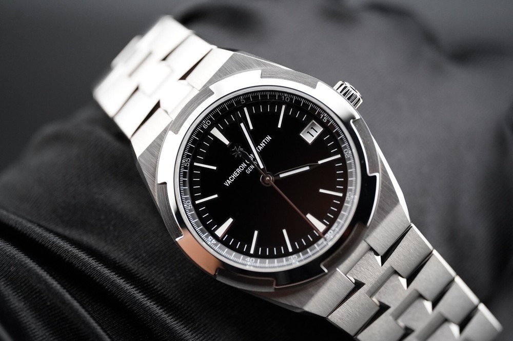 Vacheron Constantin Overseas 4520V-210A-B483 41 mm Black Dial