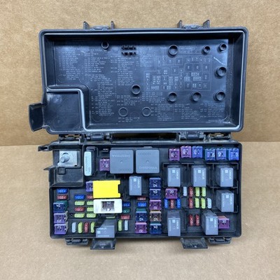 2012 Dodge Grand Caravan Chrysler Town & Country Fuse Box Relay TIPM 68105507AC