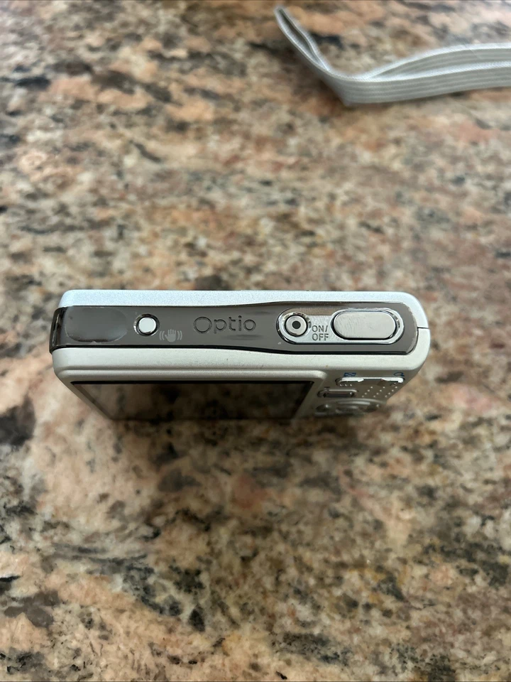 PENTAX Pentax Optio A10 8.0MP Digital Camera - Silver - Image 2 of 4