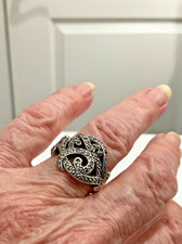 Beautiful sterling silver and sparkling marcasite ring