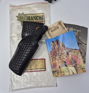 Bianchi 19L Thumbsnap Holster - Right Hand Tan For Colt Government Models