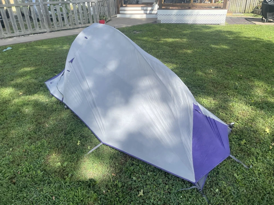 Tienda de campaña para mochileros Quest Preying Mantis para 2 personas púrpura/blanco Foto 4 de 4