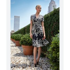 Carolina Herrera Black White Floral Ruched Waist Short Sleeve Midi Dress Size 12