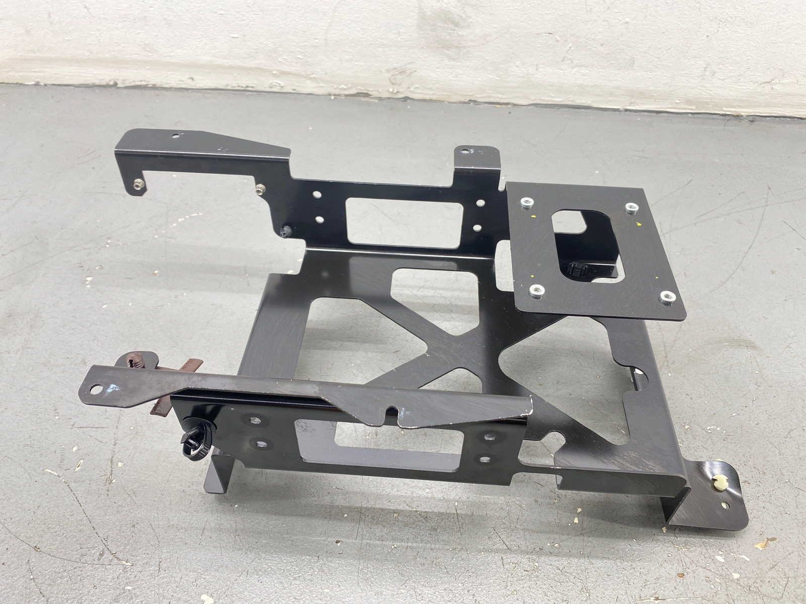 2020-2023 MCLAREN GT AMPLIFIER CONTROL MODULE BRACKET 22MA449 OEM 2021 2022