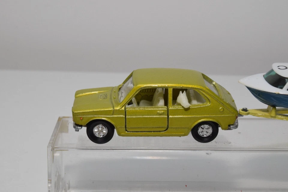 B32 1:53 3INCH MAJORETTE 203 FIAT 127 MET. YELLOW WITH BOAT + TRAILER EXHIBIT... - Image 3 of 4