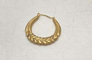 10K Yellow Gold Single Hoop Earring Precious Metal Scrap 1.2g
