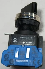 1 USED IDEC HW4S-2TF10 SELECTOR SWITCH UNIT ***MAKE OFFER***