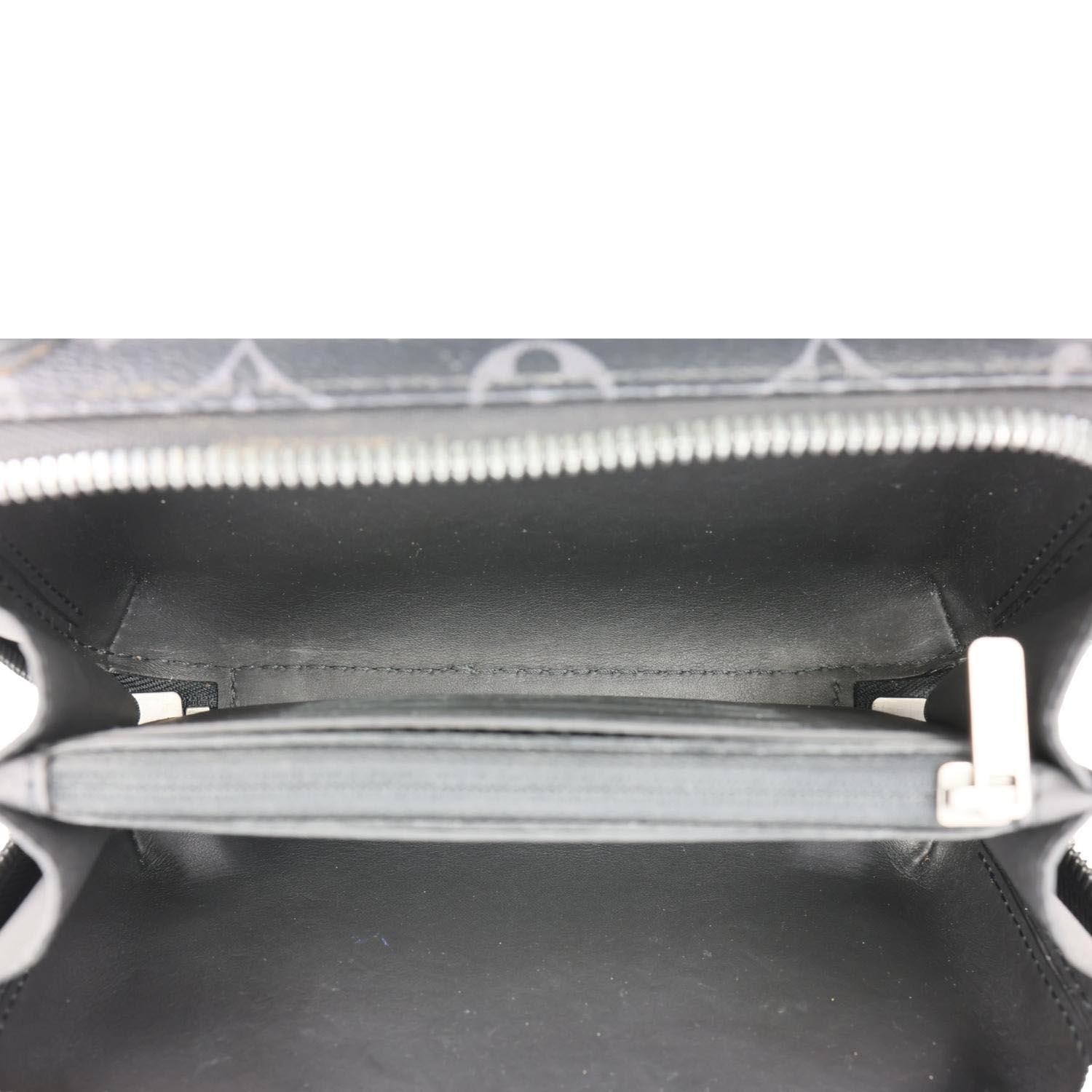 LOUIS VUITTON Horizon Monogram Eclipse Clutch Sho… - image 11