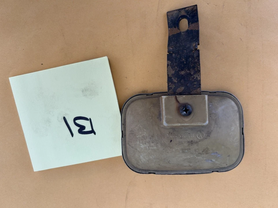 大众大众 HELLA 保险杠后反射器德国 — 第 3/3 张图片